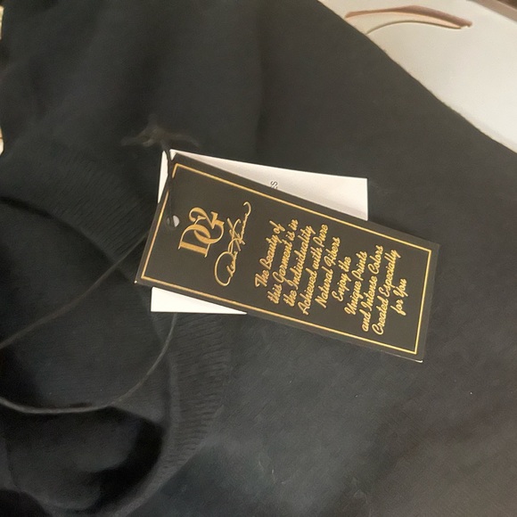 NWT BG2 Womans Super Soft Turtle Neck w/ Silver Colored Buttons on Sleevs/Hip!! - Picture 9 of 10